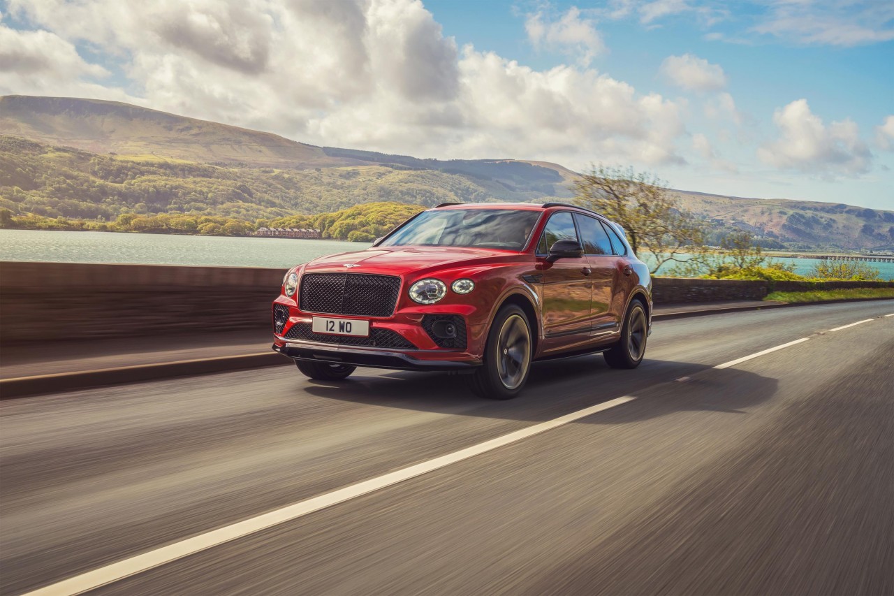 Bentley Việt Nam nhận đặt hàng Bentayga S 2022 chính hãng giá từ 17 tỷ đồng