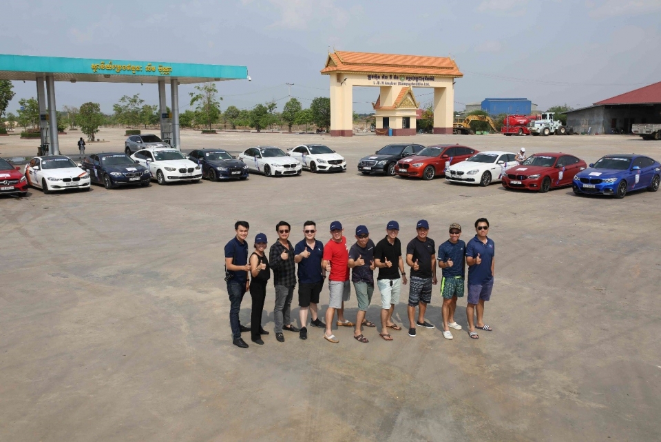 hanh trinh bmw caravan 2019 em ai cung lop bridgestone
