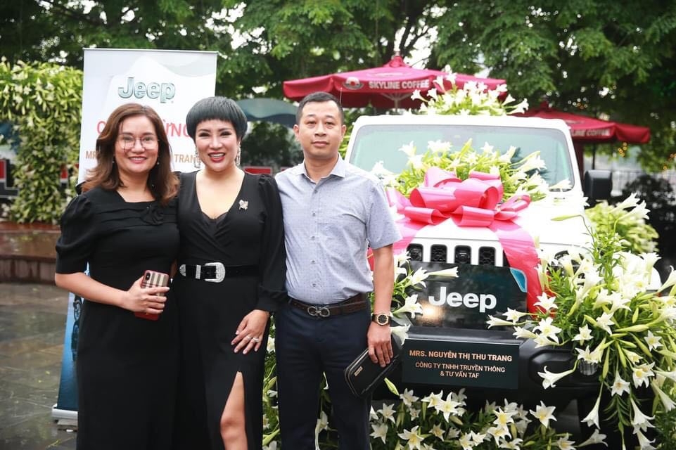 Lộ Diện Nữ Doanh Nhân sở hữu Jeep Wrangler Unlimited Sahara 80th đầu tiên Tại Hà Nội