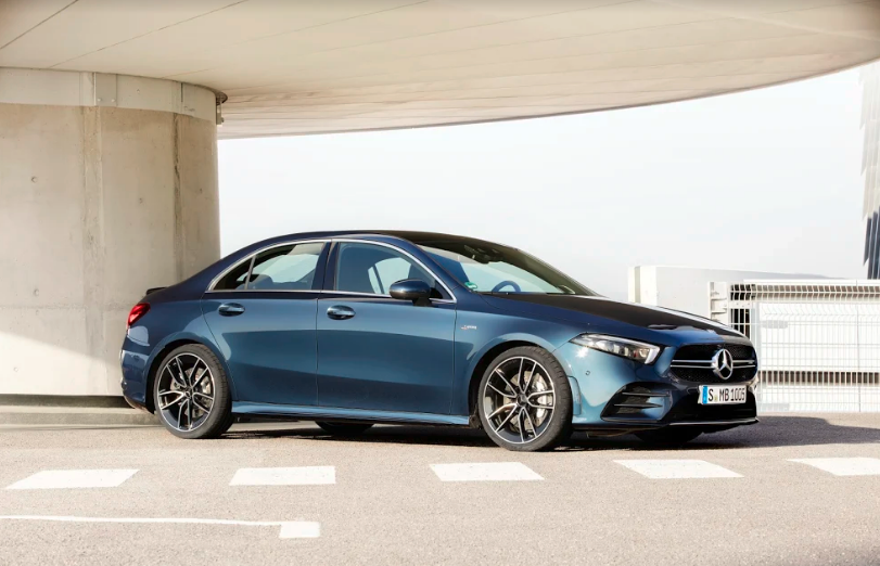 can canh mercedes benz amg a35 4matic moi ra mat tai viet nam