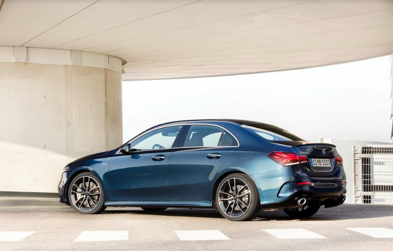can canh mercedes benz amg a35 4matic moi ra mat tai viet nam
