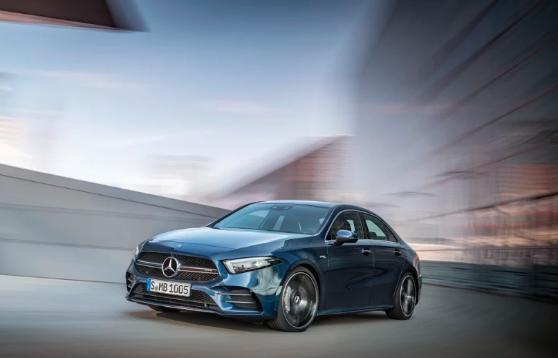 can canh mercedes benz amg a35 4matic moi ra mat tai viet nam