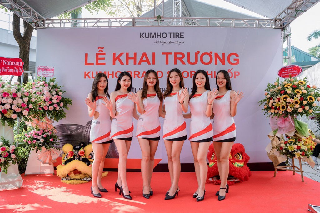 Lốp xe Kumho khai trương Brand shop đầu tiên tại Việt Nam