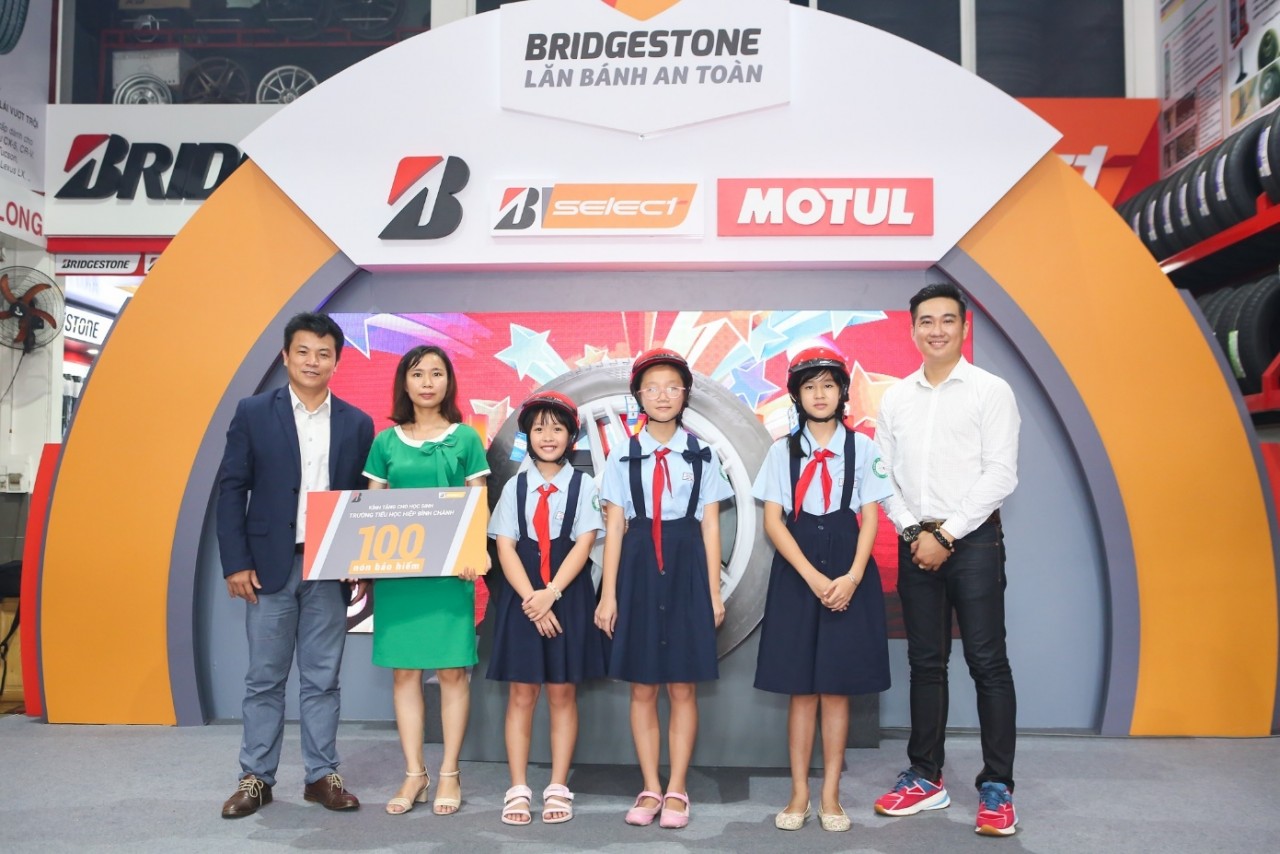 cham soc toi da len ga vung lai mua le hoi voi bridgestone lan banh an toan