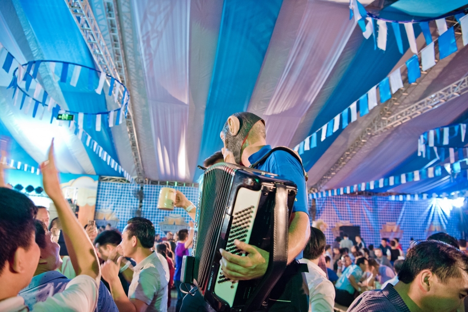 Sức nóng của ngày hội Bia Oktoberfest đúng điệu tại JW MARRIOTT HANOI suc nong cua ngay hoi bia oktoberfest dung dieu tai jw marriott hanoi