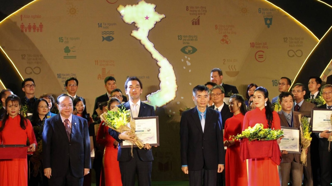 Bridgestone Việt Nam 4 năm liền đạt “Top 100 doanh nghiệp phát triển bền vững”
