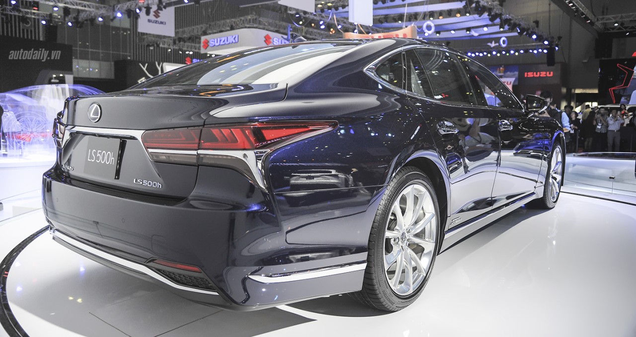 Toyota Việt Nam triệu hồi xe sang Lexus LS500 vì lỗi của lốp run-flat toyota viet nam trieu hoi xe sang lexus ls500 vi loi cua lop run flat