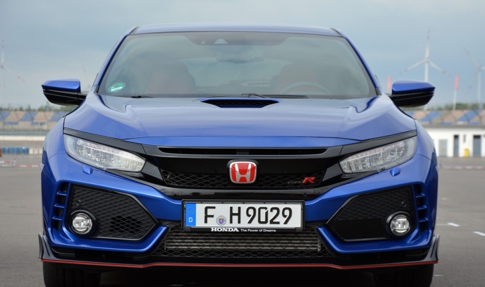 honda civic hatchback 2019 duoc bo sung mau moi cung he thong sensing
