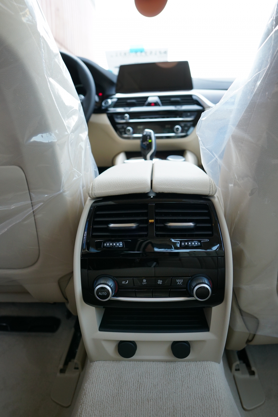 can canh bmw 5 series the he moi vua cap cang viet nam