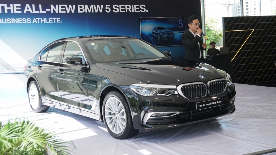 BMW 5-Series thế hệ mới chào sân Việt Nam với giá 2,39 tỷ đồng
