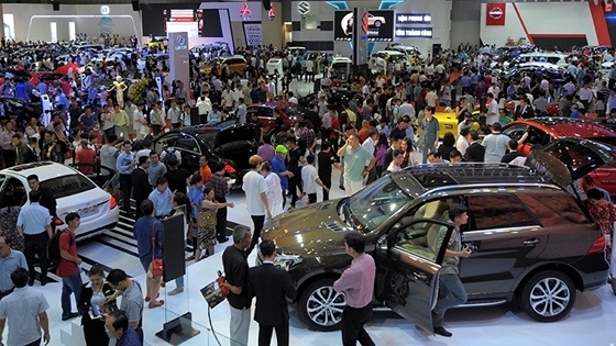 Cuối năm ô tô giảm giá ‘bất thường’, khách hàng hưởng lợi