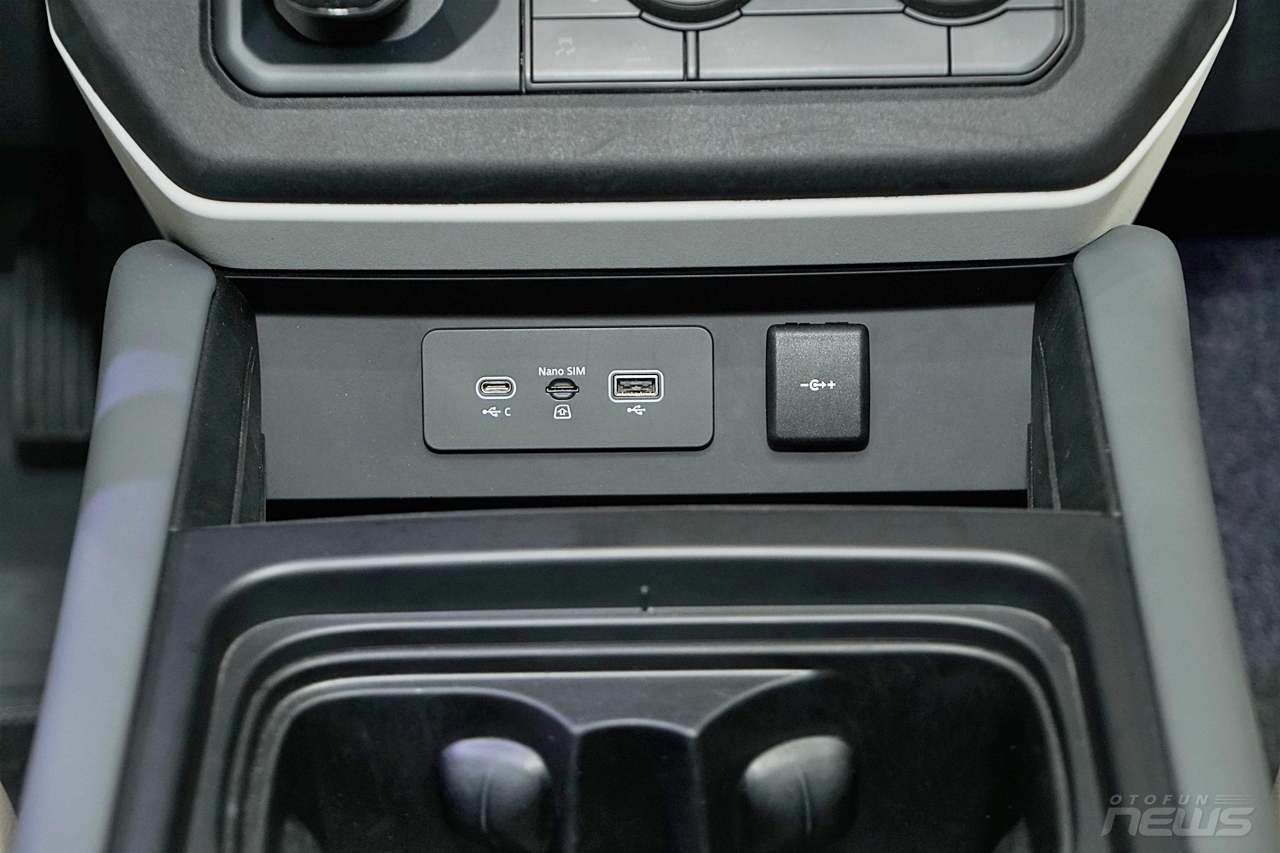 anh thuc te land rover defender 110 first edition gia 512 ty dong