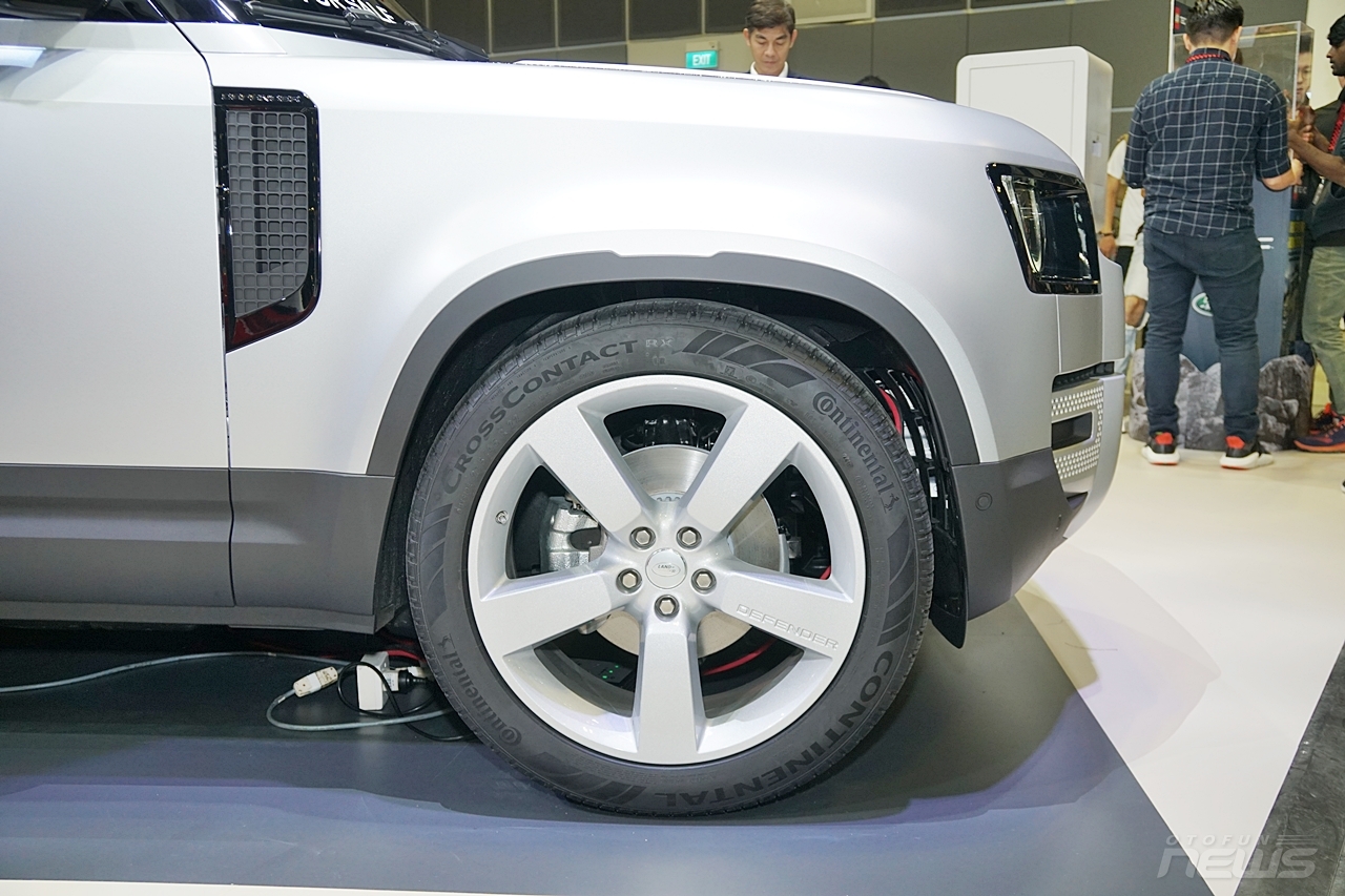 anh thuc te land rover defender 110 first edition gia 512 ty dong