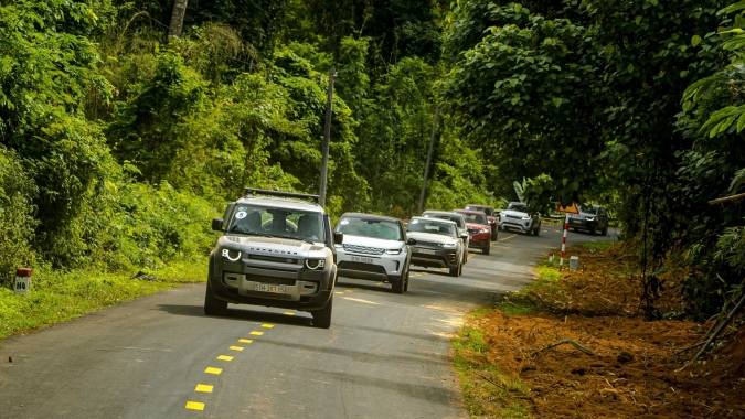 Xuống biển lên rừng cùng hành trình Land Rover Experience Tour 2020
