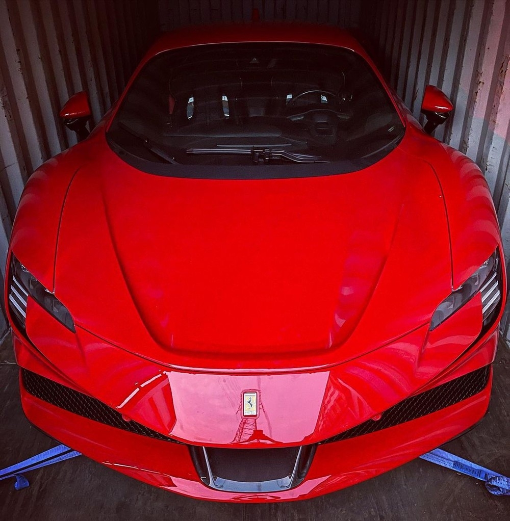 Siêu 'ngựa' Ferrari SF90 Stradale đầu tiên cập bến Việt Nam