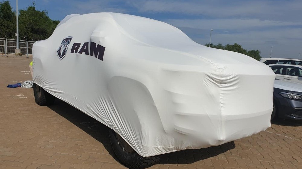 Bán tải hiệu năng cao Ram 1500 TRX 2021 về đến Việt Nam