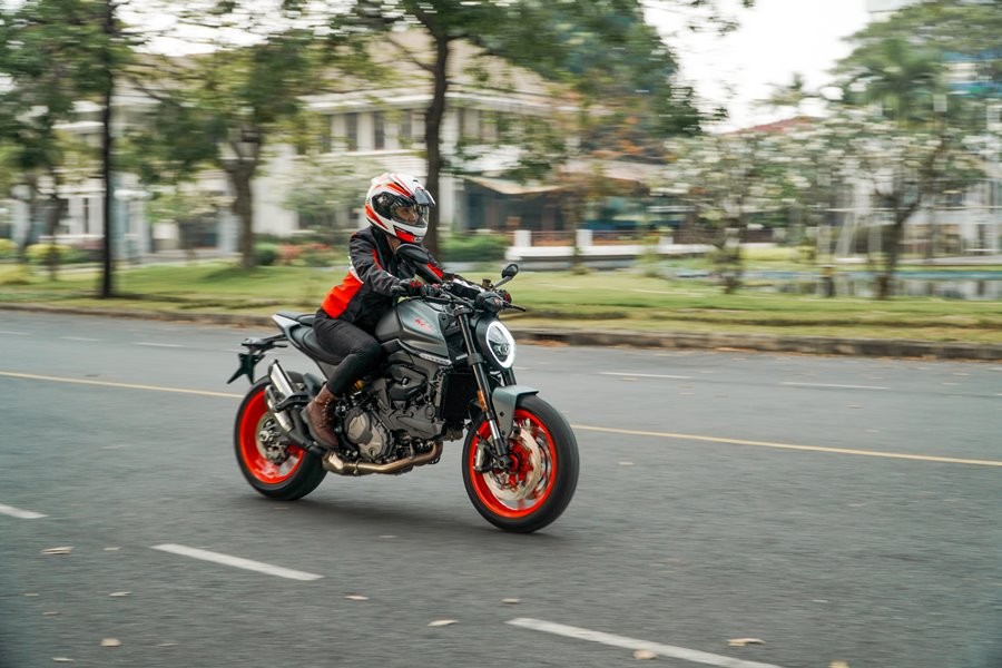 Ducati Monster 937 mới về Việt Nam, giá 439 triệu đồng