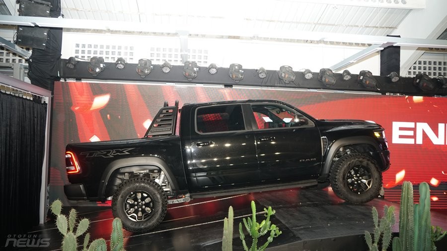 Ram 1500 TRX ra mắt tại Việt Nam với giá 7,9 tỷ đồng