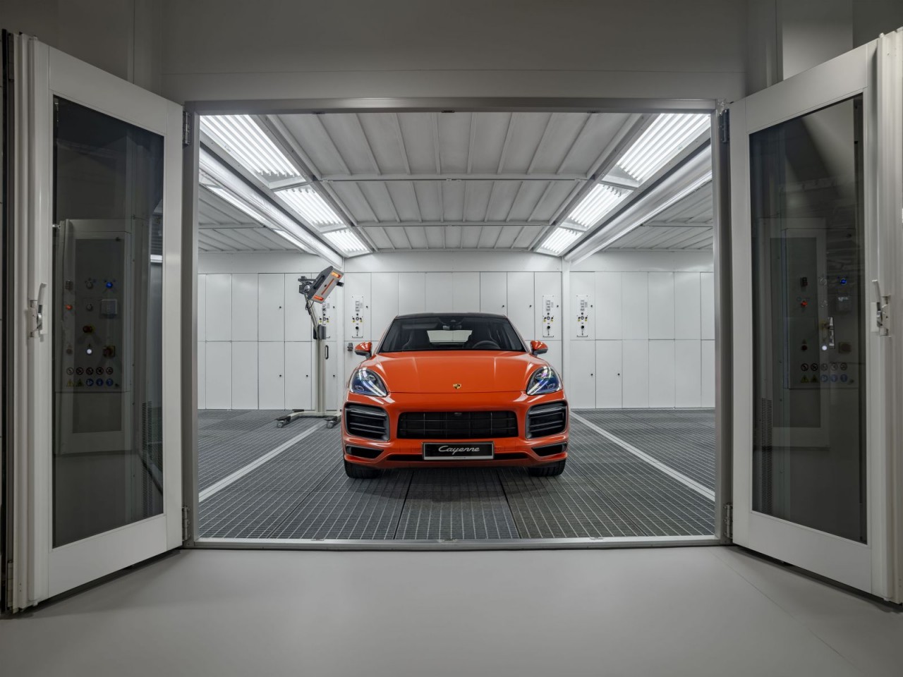 Trải nghiệm không gian đầy mới lạ tại trung tâm Porsche Sài Gòn