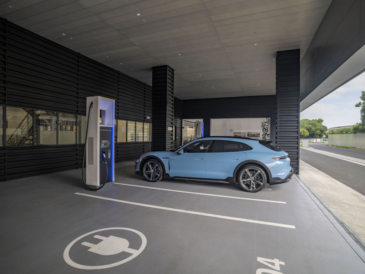 Trải nghiệm không gian đầy mới lạ tại trung tâm Porsche Sài Gòn