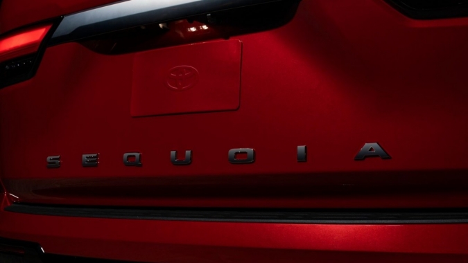 Toyota Sequoia 2023 sẽ ra mắt vào ngày 25/1
