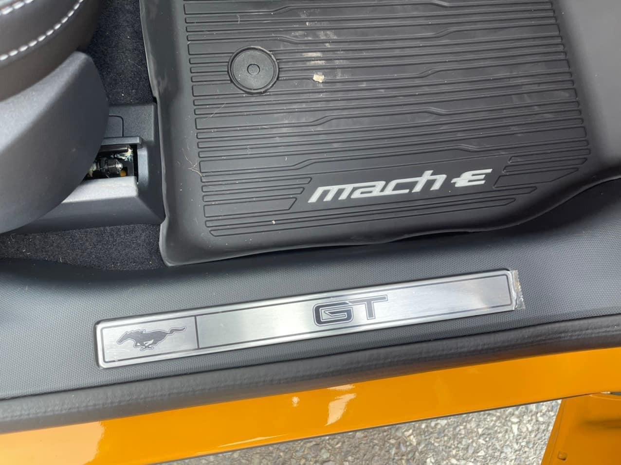 Xe thể thao thuần điện Ford Mustang Mach-E về đến Việt Nam