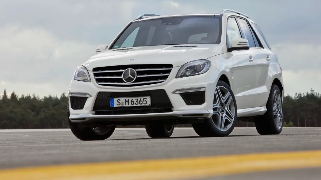 Mercedes-Benz thu hồi hơn 320.000 xe SUV do có nguy cơ chết máy