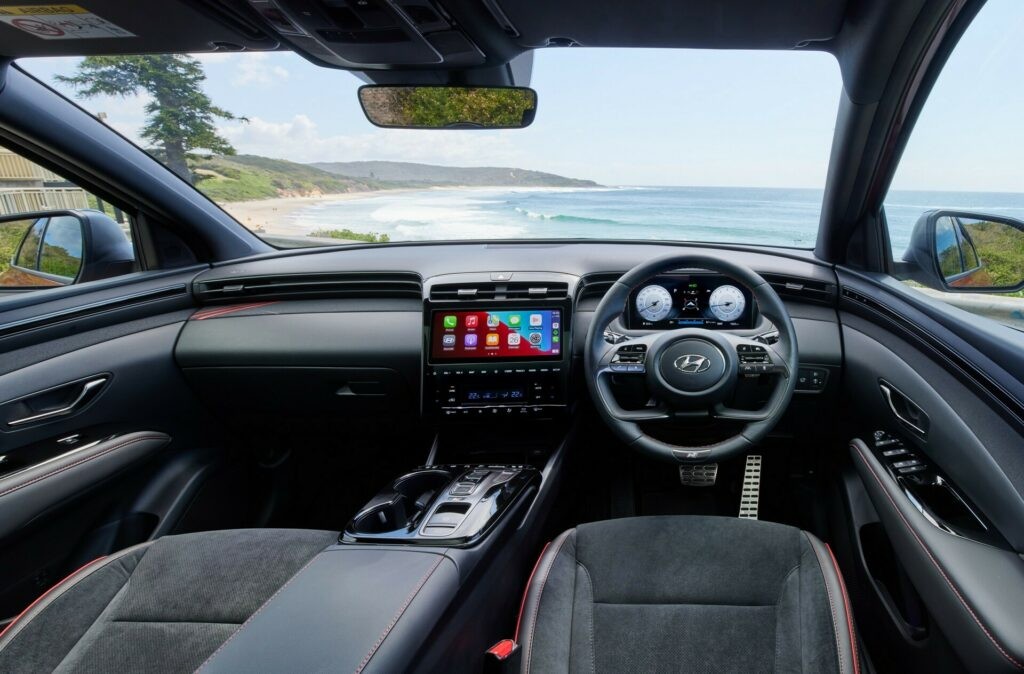 Hyundai Tucson 2023 được trang bị gói công nghệ Bluelink