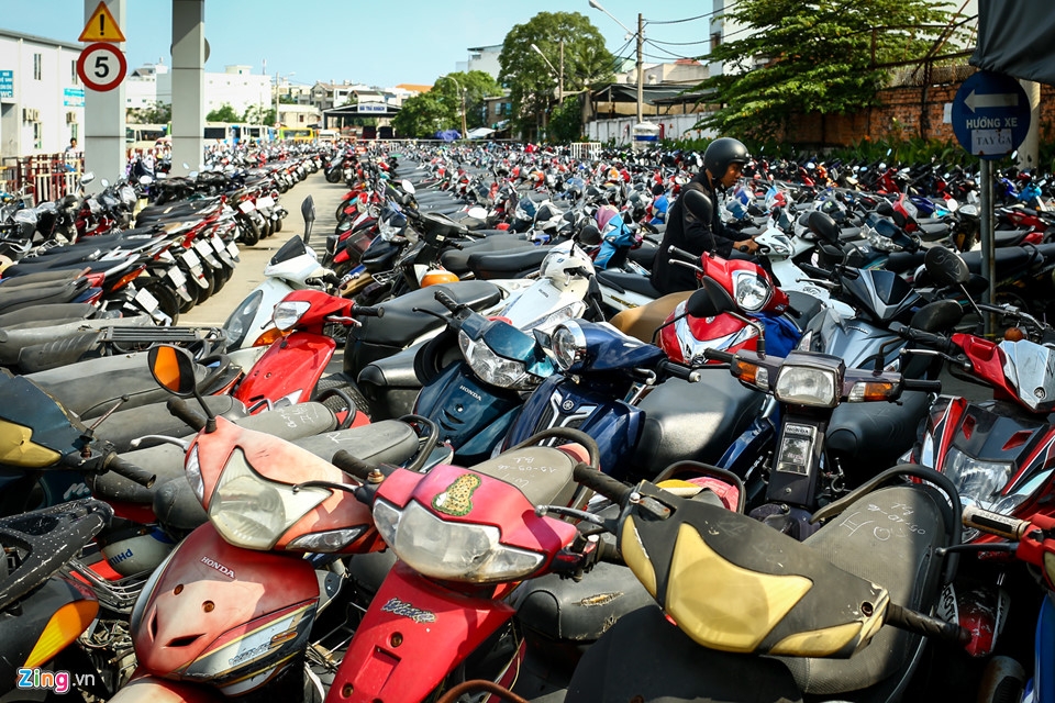 nguoi dan linh kinh tro ve tp ho chi minh duoi cai nang 35 do c