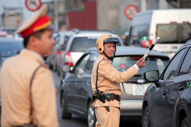 hang trieu nguoi dan tro lai thu do sau ky nghi tet