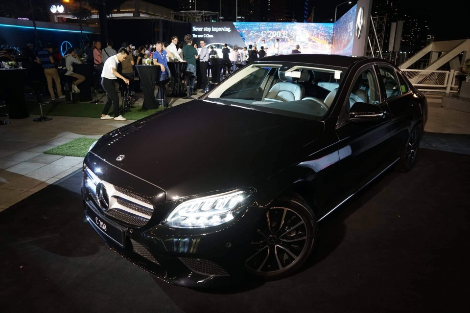 mercesdes benz c class 2019 phien ban nang cap dang gia