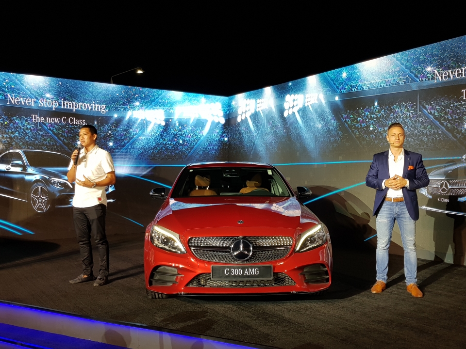 mercesdes benz c class 2019 phien ban nang cap dang gia