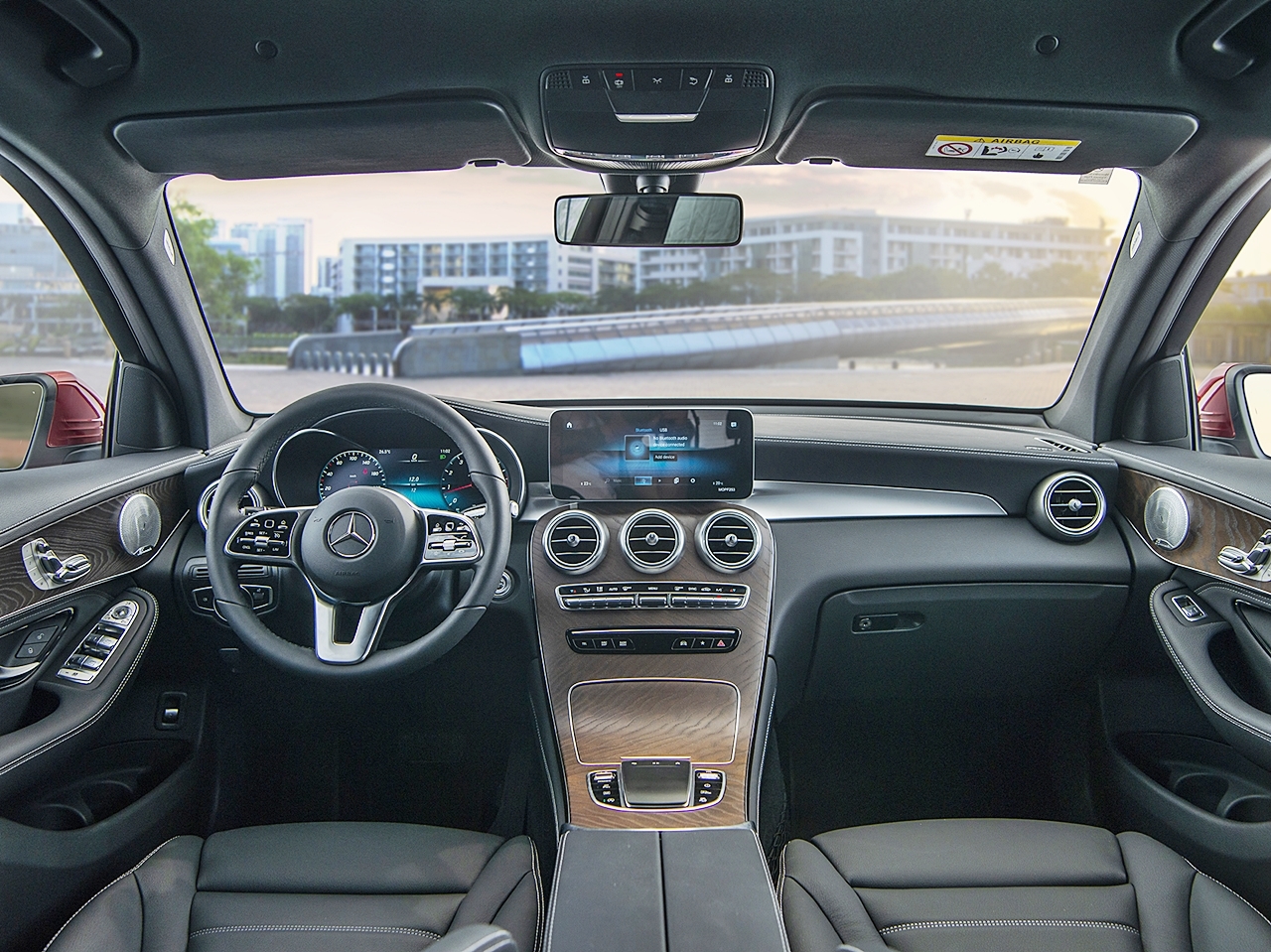 Mercedes-Benz giới thiệu GLC 200 và GLC 200 4MATIC với giá từ 1,749 tỷ đồng mercedes benz gioi thieu glc 200 va glc 200 4matic voi gia tu 1749 ty dong