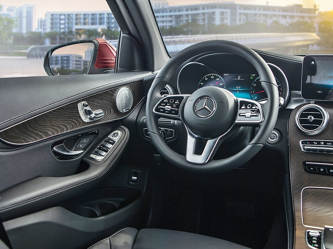 Mercedes-Benz giới thiệu GLC 200 và GLC 200 4MATIC với giá từ 1,749 tỷ đồng mercedes benz gioi thieu glc 200 va glc 200 4matic voi gia tu 1749 ty dong