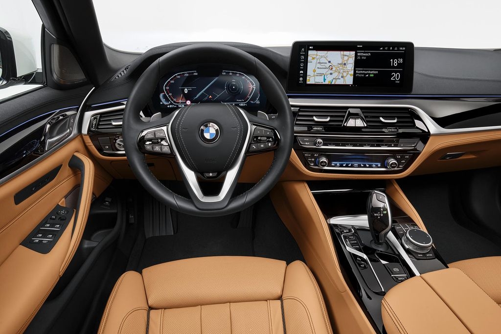 Thaco loại bỏ động cơ 1.6 lít BMW 5-Series 2021