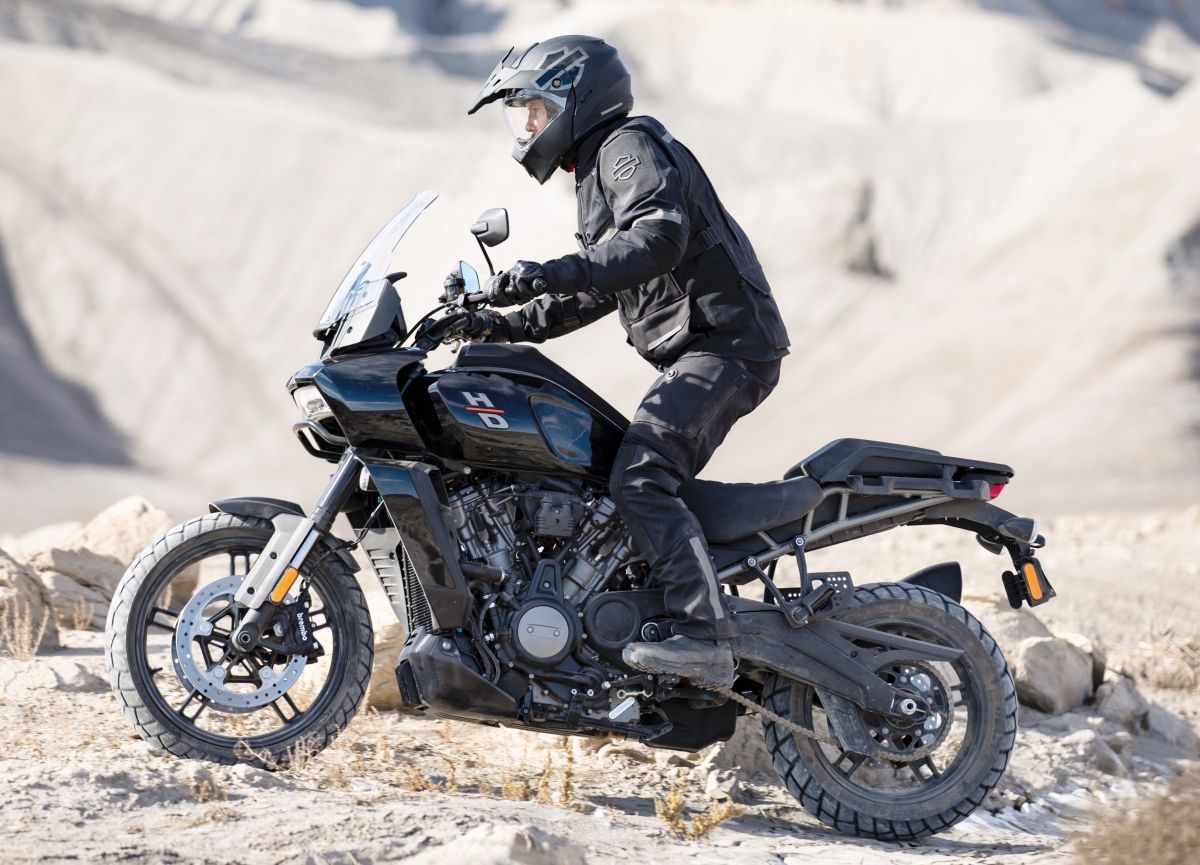 Harley-Davidson giới thiệu bộ đôi Adventure đầu tiên