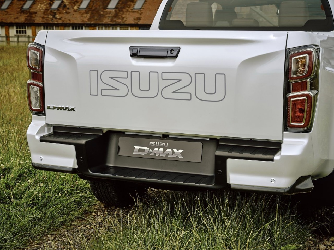 Isuzu D-Max 2021 có mắt tại Anh, giá từ 29.479 USD