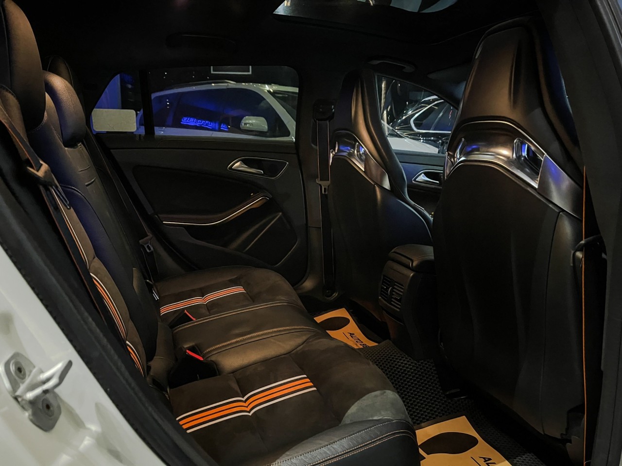 'Hàng độc' Mercedes Benz CLA 45 AMG Shooting Brake lên sàn với giá 1,7 tỷ đồng