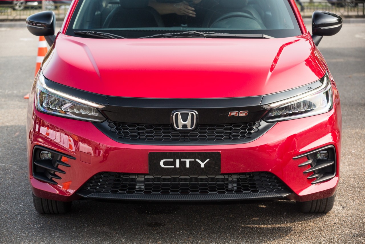 So sánh Toyota Vios GR S và Honda City RS