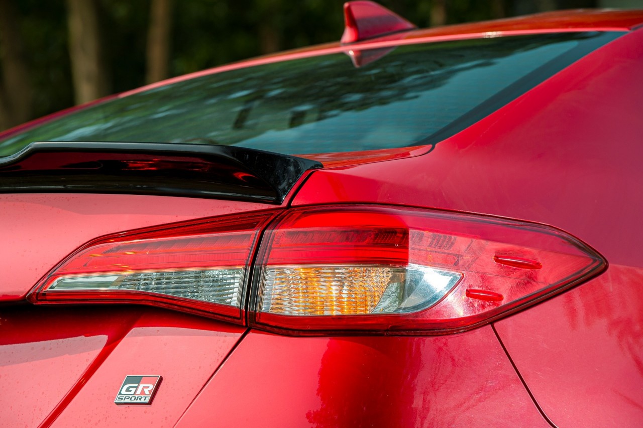 So sánh Toyota Vios GR S và Honda City RS