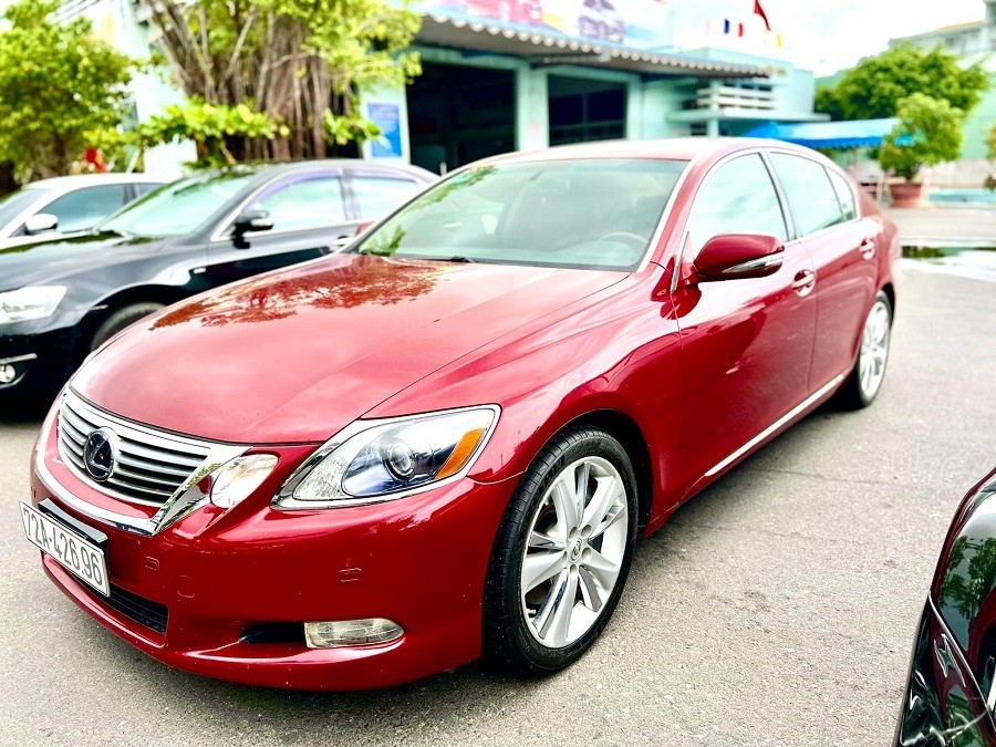 Cận cảnh Lexus GS450h 10 năm tuổi, đẹp như mới tại Việt Nam