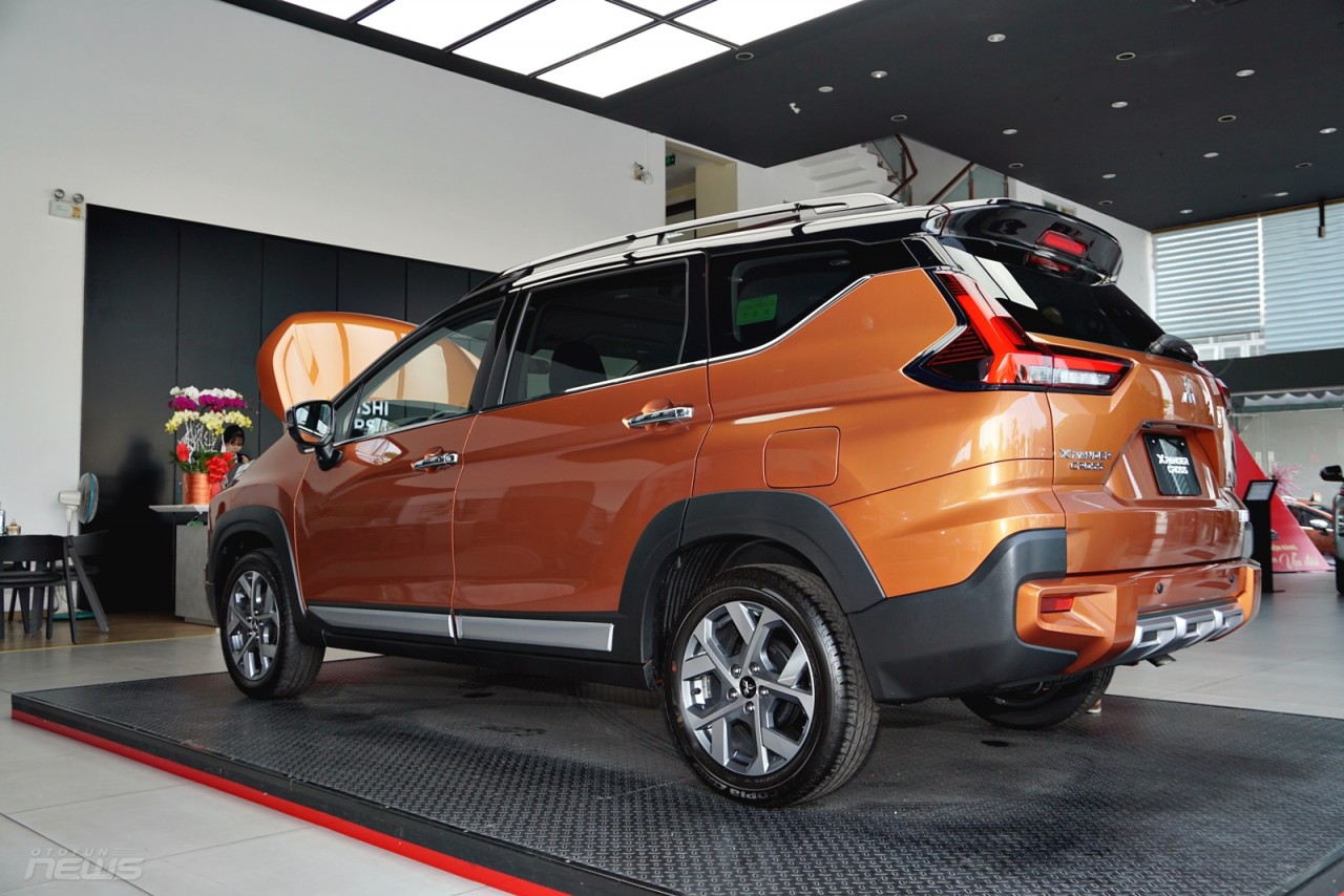 Mitsubishi Xpander Cross 2023 ra mắt tại Việt Nam với giá