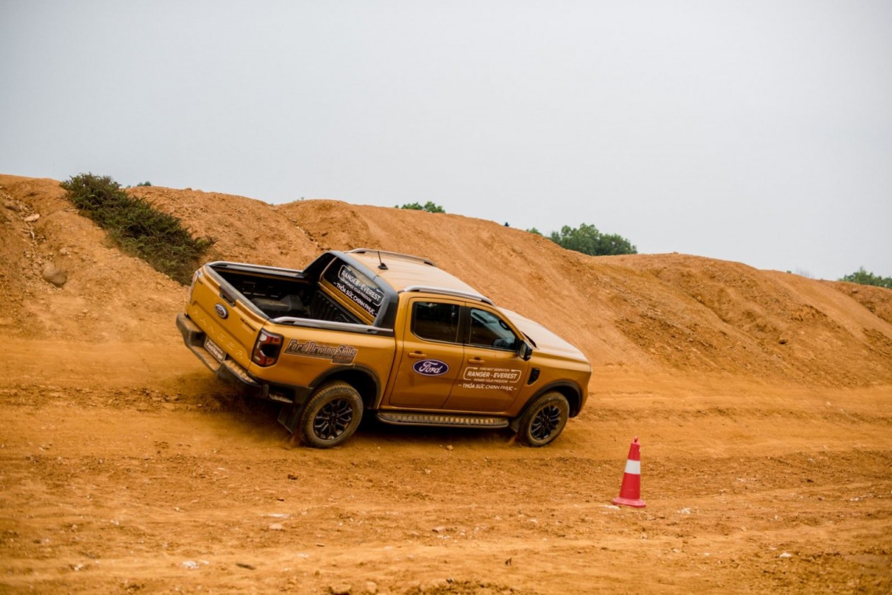 Ford Việt Nam khởi động chương trình kỹ năng lái xe đường địa hình