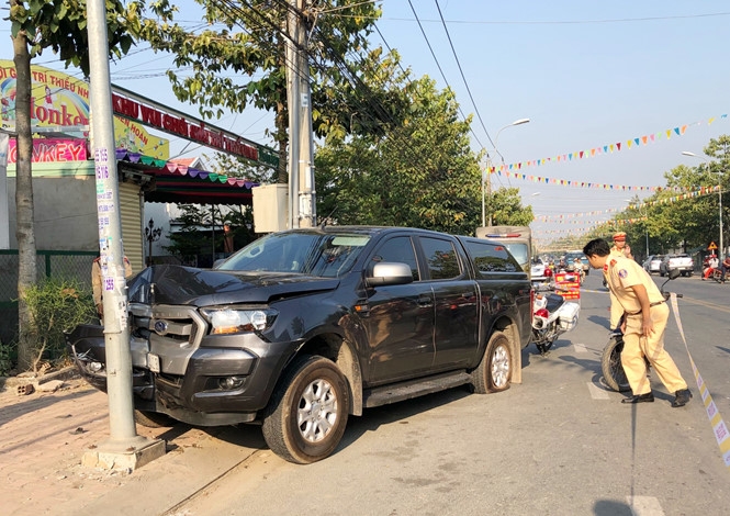 binh duong hang chuc canh sat truy duoi gat gao xe ban tai tong vang csgt