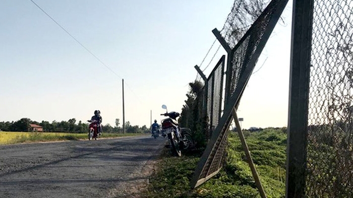 Hàng rào an toàn cao tốc TP Hồ Chí Minh  - Trung Lương bị phá hoại