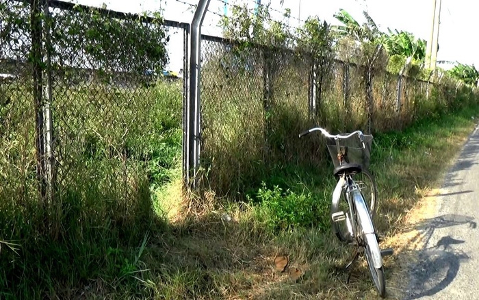 Hàng rào an toàn cao tốc TP Hồ Chí Minh  - Trung Lương bị phá hoại hang rao an toan cao toc tp ho chi minh trung luong bi pha hoai