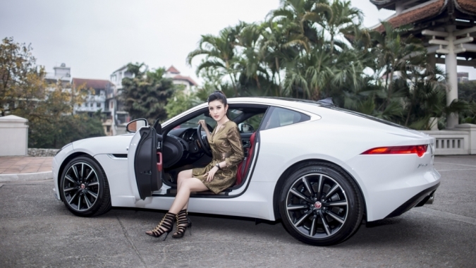 Á hậu Huyền My tậu Jaguar F-Type Coupé giá 6 tỷ đồng