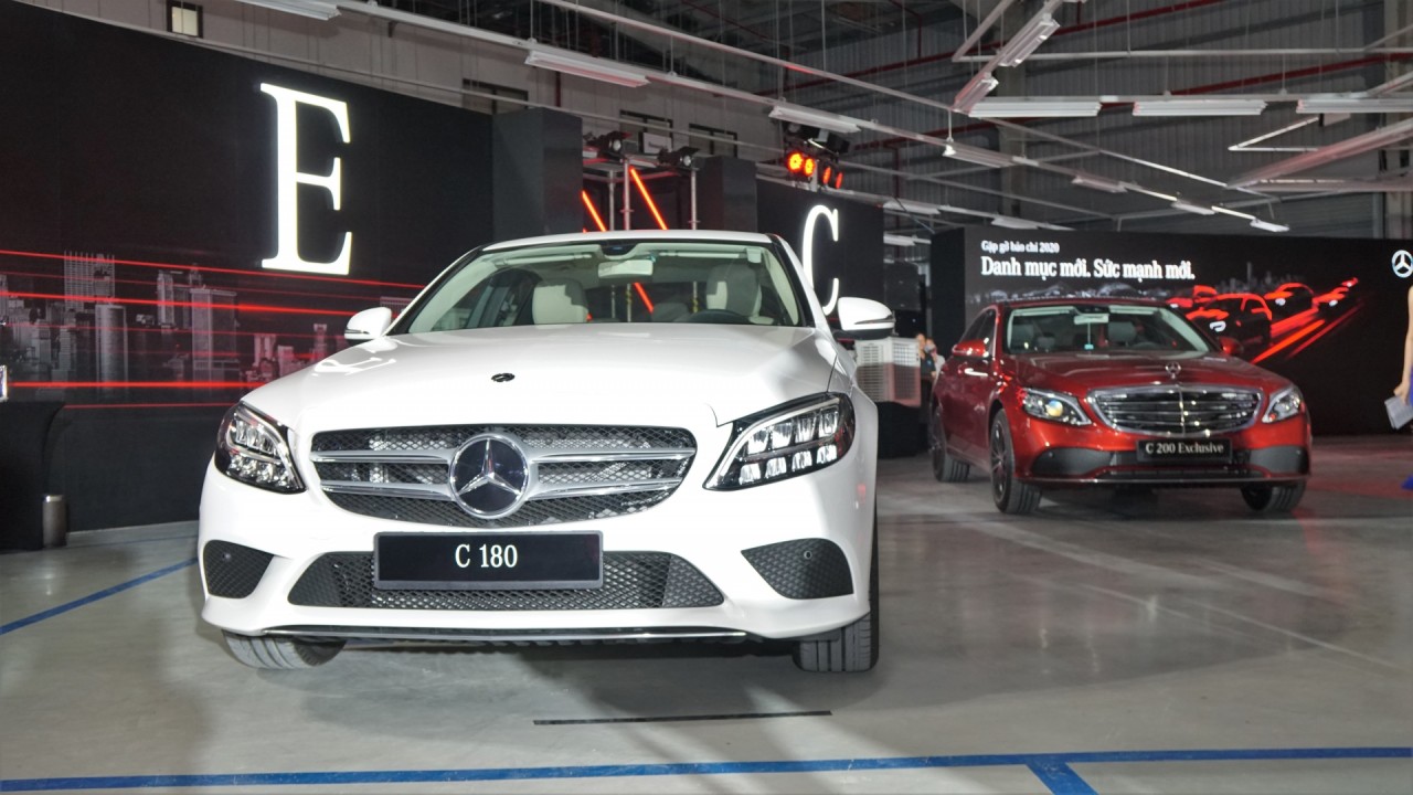 Mercedes-Benz Việt Nam ra mắt hàng loạt mẫu xe mới
