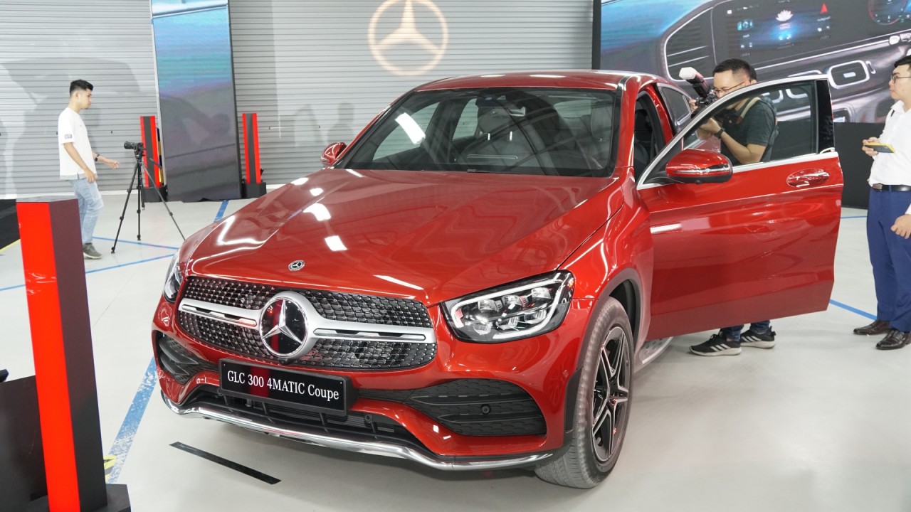 mercedes benz viet nam ra mat hang loat mau xe moi