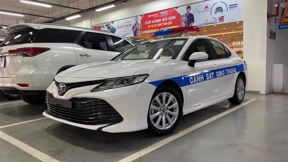 Lực lượng CSGT Việt Nam có thêm xe Toyota Camry 2020